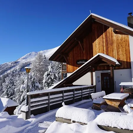 Bergheim Schmidt: Alpine Forest Huts on the Slopes Turracher Hoehe Exterior photo
